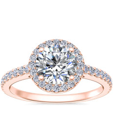 Anillo de compromiso de diamantes de halo clásico en oro rosado de 14 k (1/4 qt. total)